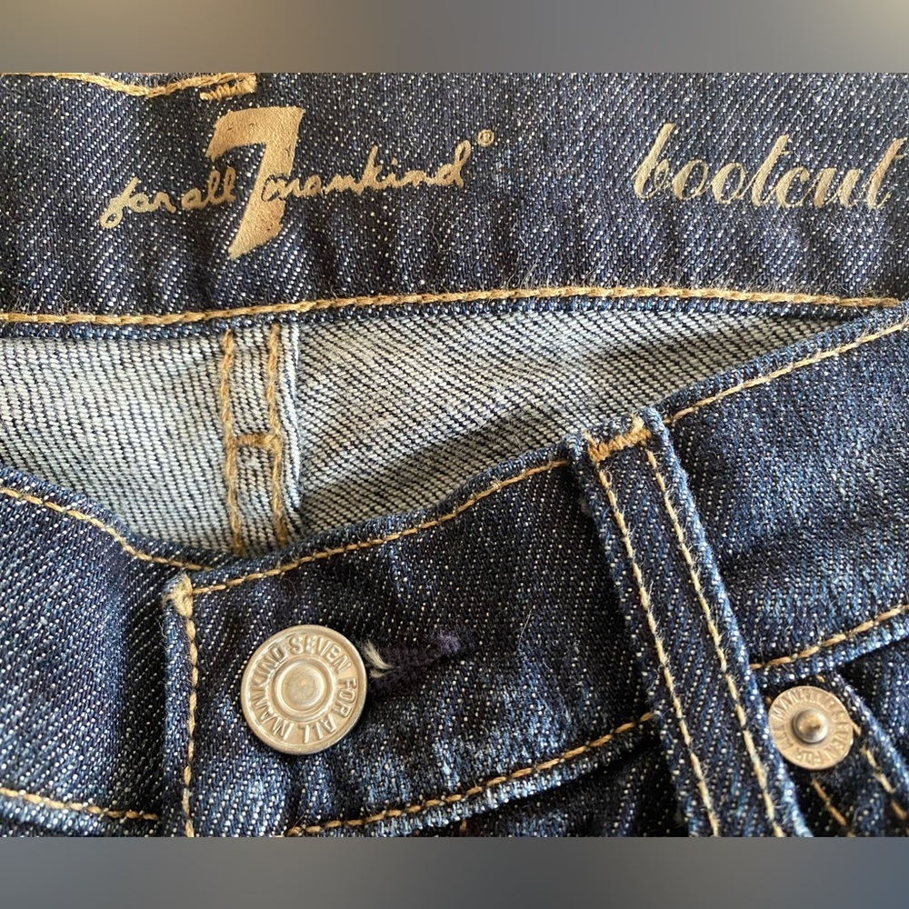 7 For All Mankind Boot Cut Jean Size 27 EUC - Picture 6 of 6